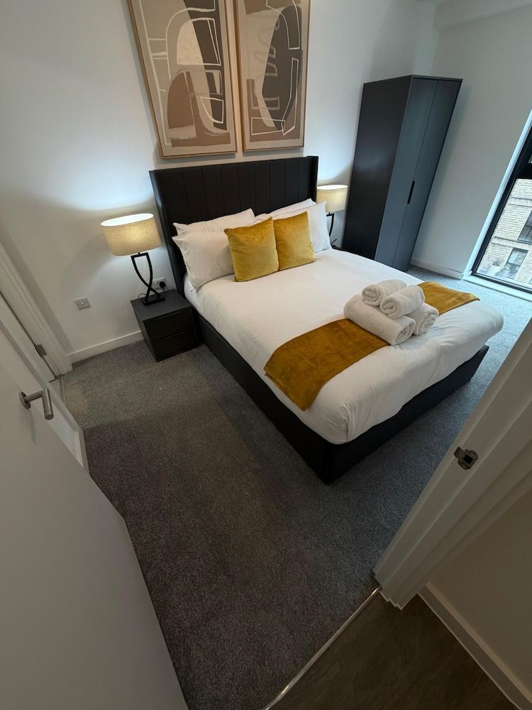 Berkeley Square Apartments 1