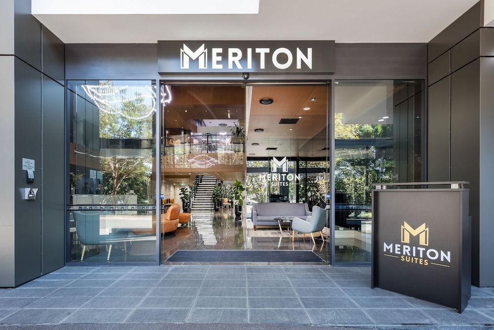 Meriton Suites North Sydney 2