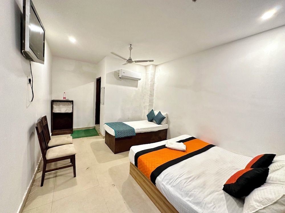 Hotel Delhi Airport 1