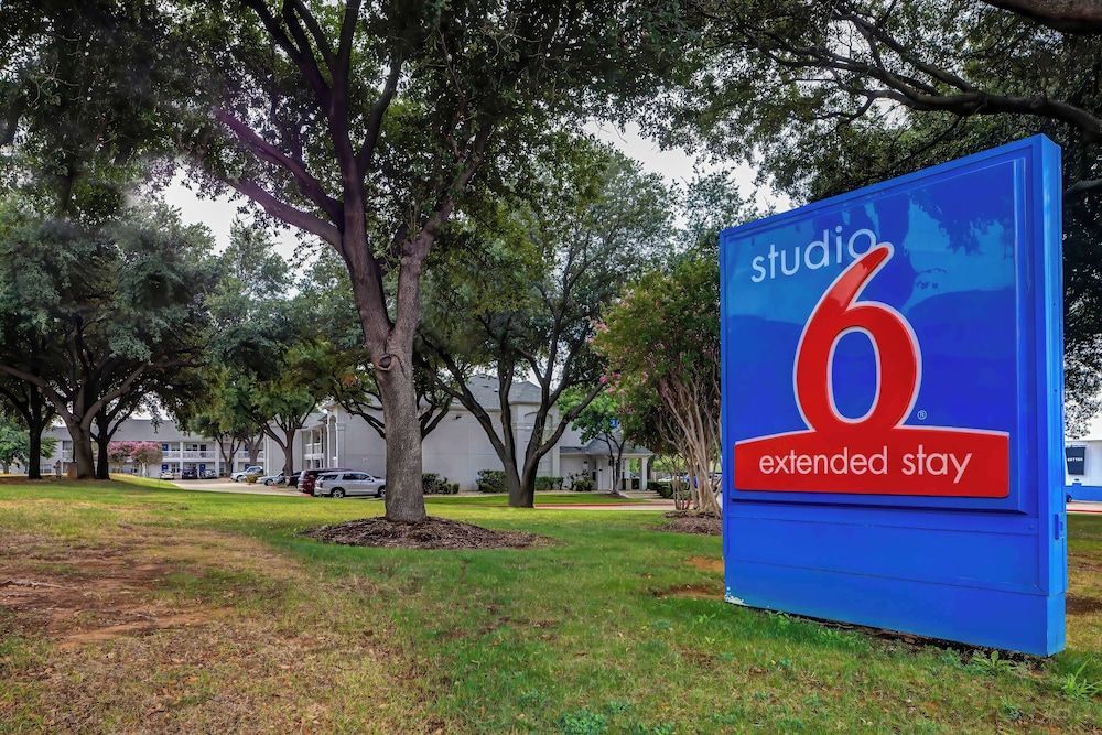 Studio 6 Arlington, TX - South - Dallas 1