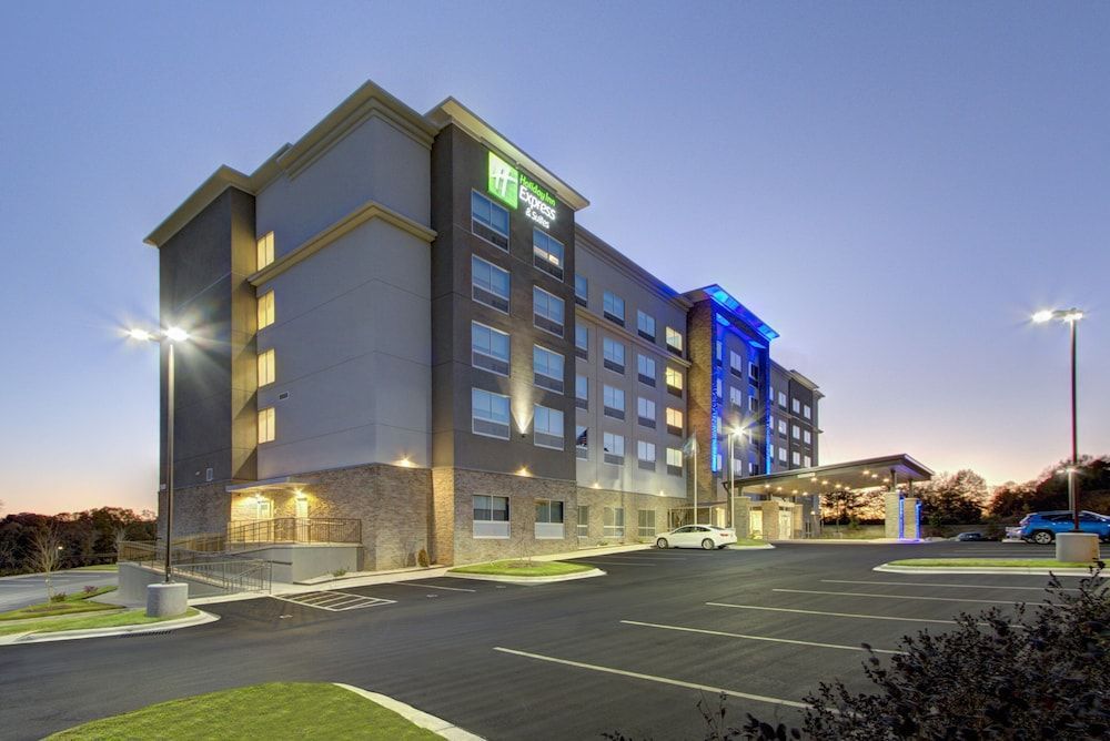 Holiday Inn Express & Suites CHARLOTTE SOUTHWEST by IHG 1