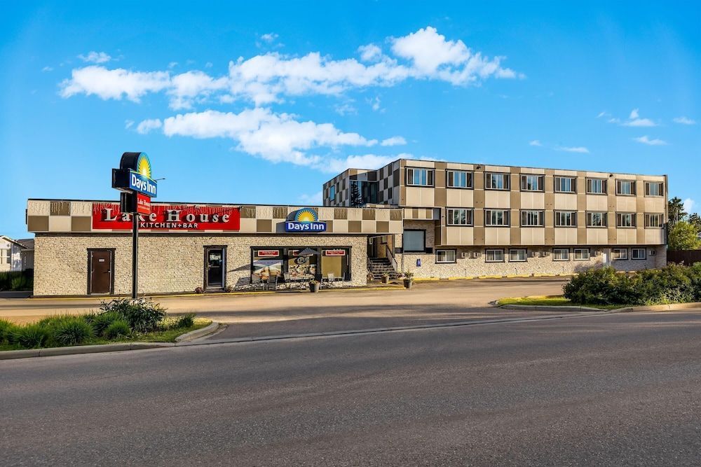 Days Inn by Wyndham Sylvan Lake 1