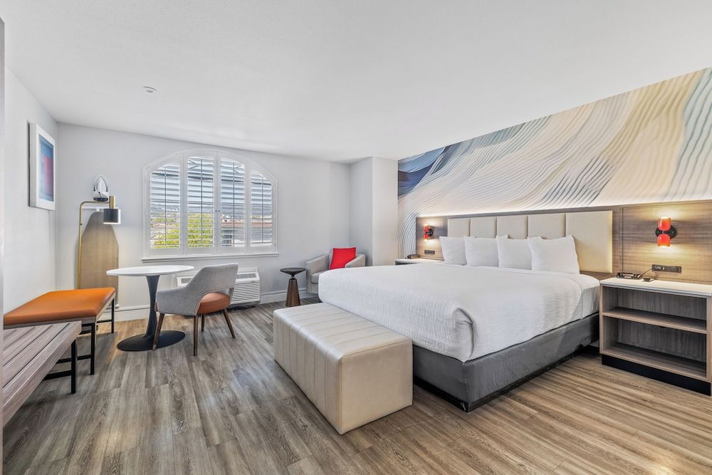 Hotel Skye San Francisco Airport SFO FREE SHUTTLE AND BREAKFAST! 1