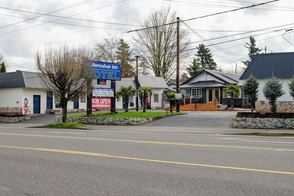 Horseshoe inn 1