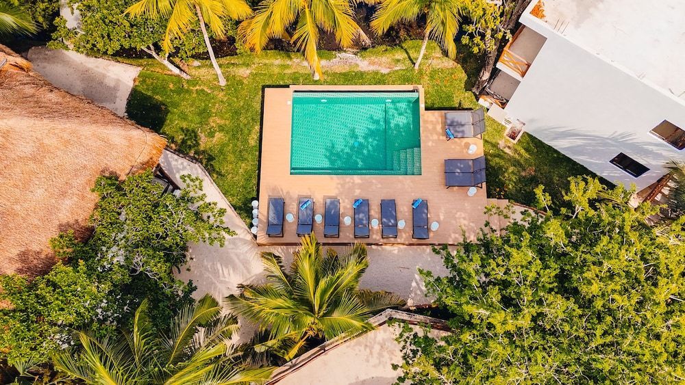 Azulea Bacalar Hotel & Spa - Lagoon Front 1