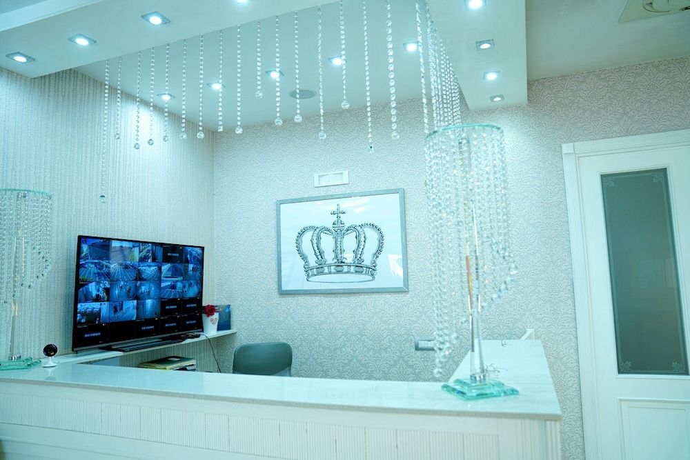 Bee Queen Hotel 2
