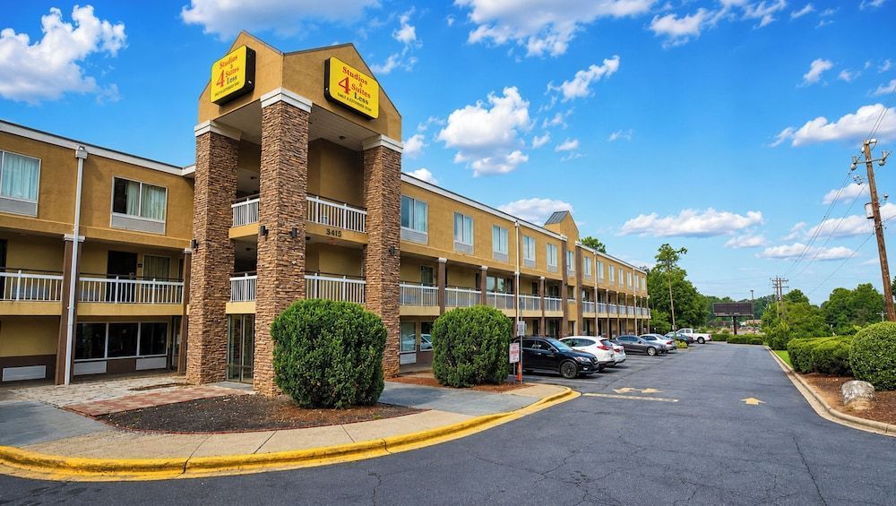 Studios & Suites 4 Less Charlotte 1