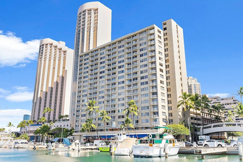 Ocean View 1BR at Ilikai Marina 1