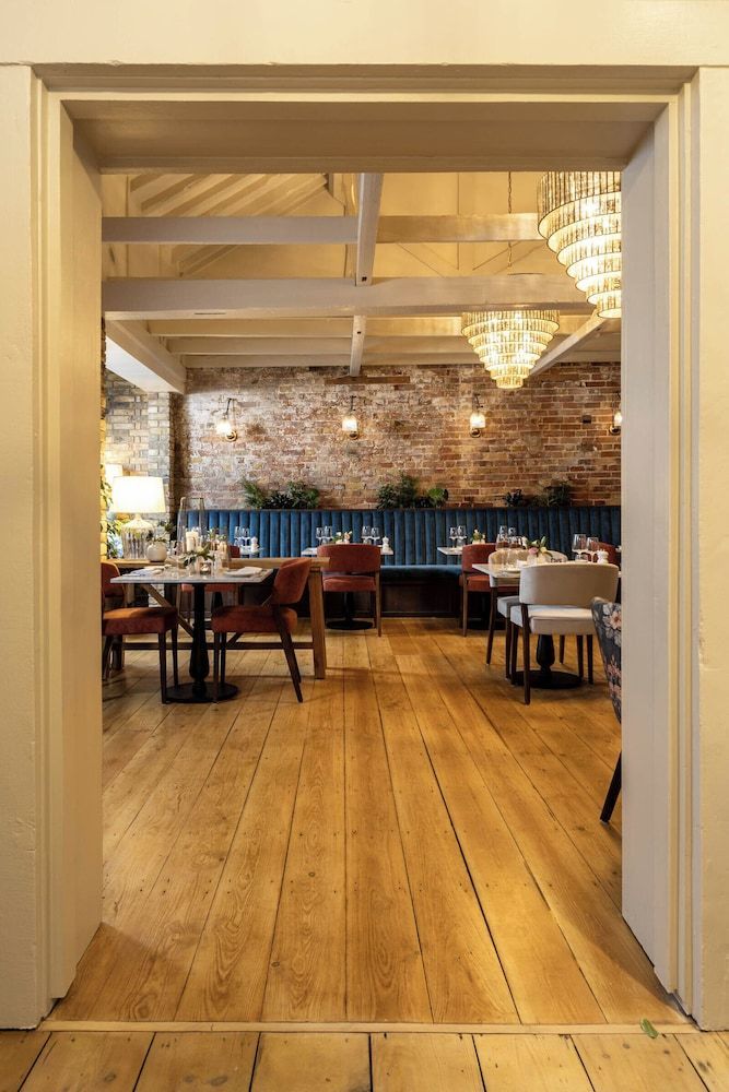 The Blue Pigeons Hotel and Restaurant 2