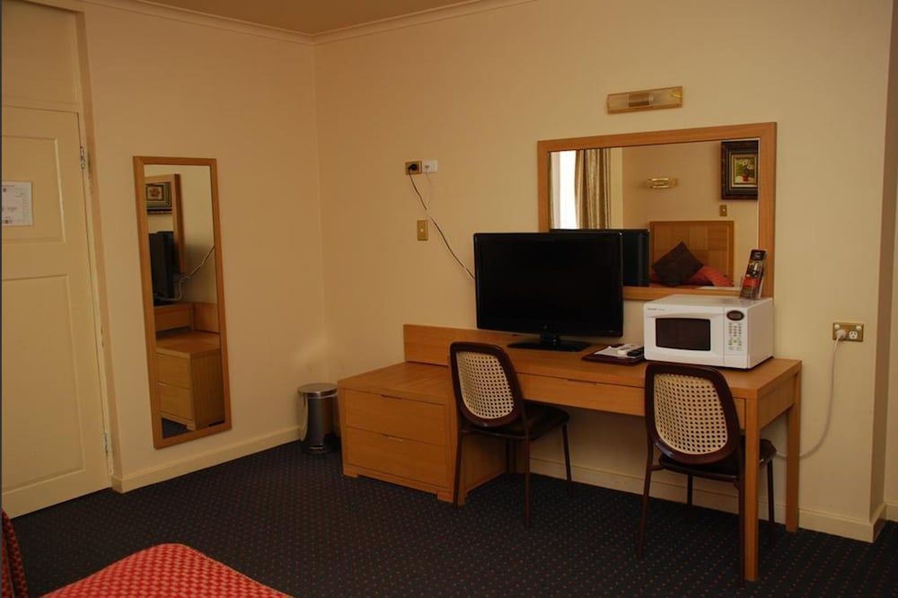 Desert Sand Motor Inn 2