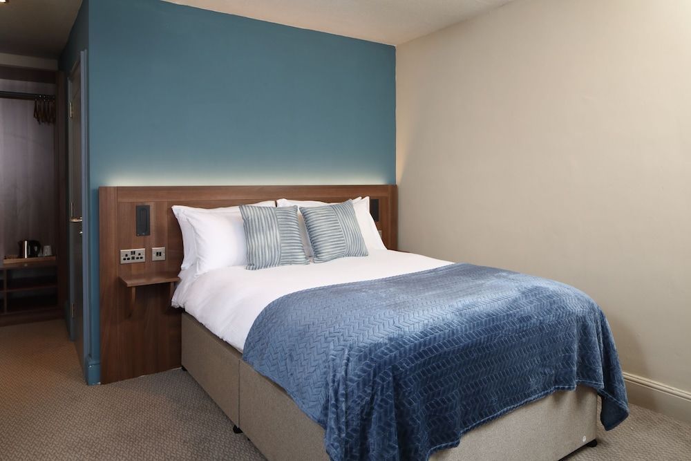 The Victoria Hotel 2