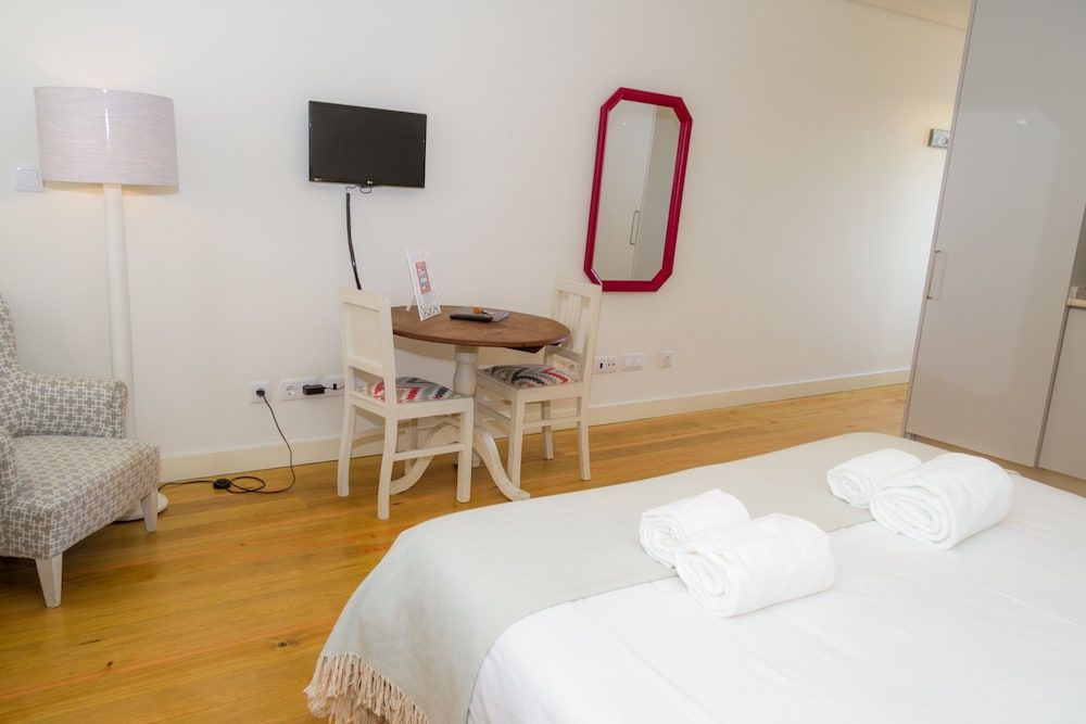 Liiiving in Porto - Historic Clerigos Studio 4F 2