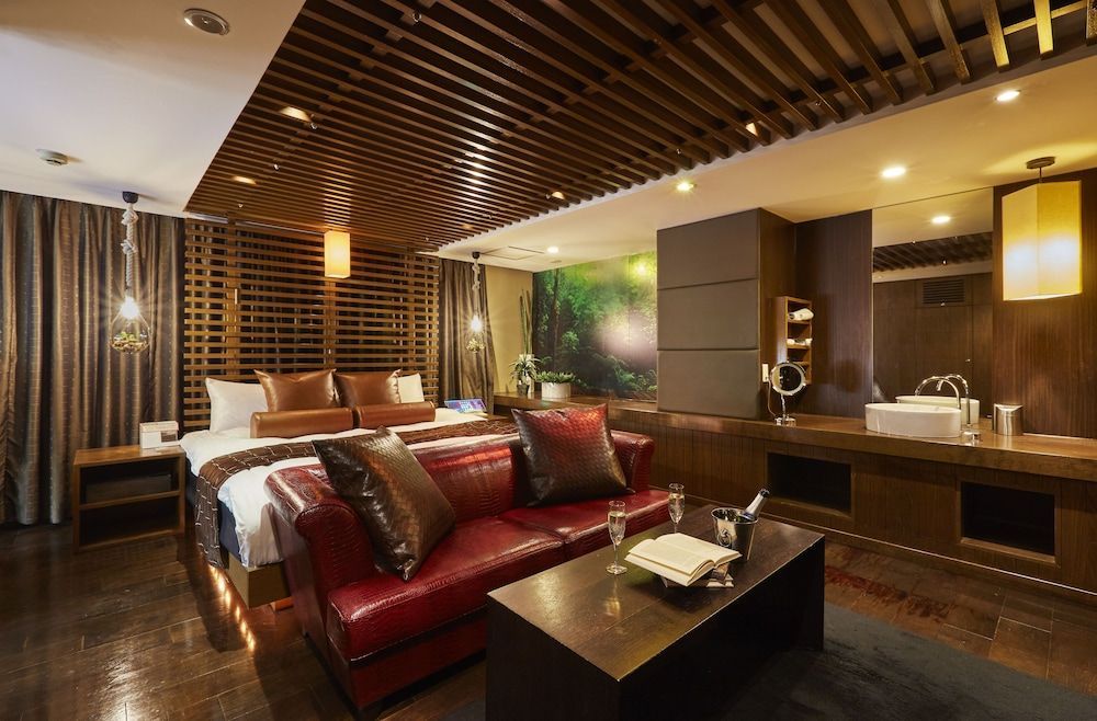 HOTEL LOVE 1