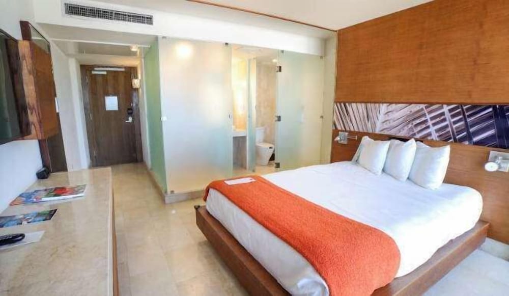 Costa d'Este Beach Resort & Spa 1