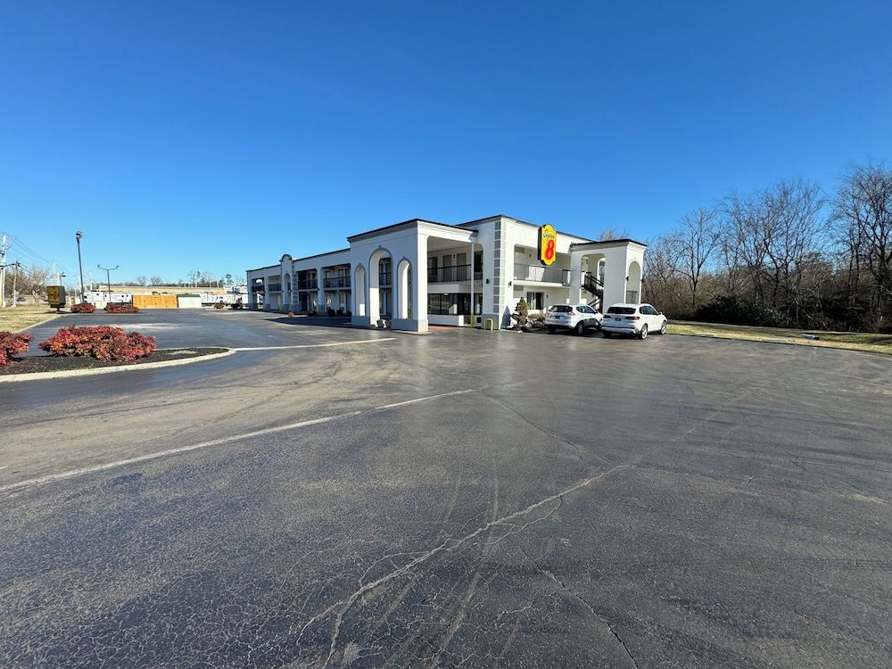 Super 8 by Wyndham Knoxville West/Farragut 1