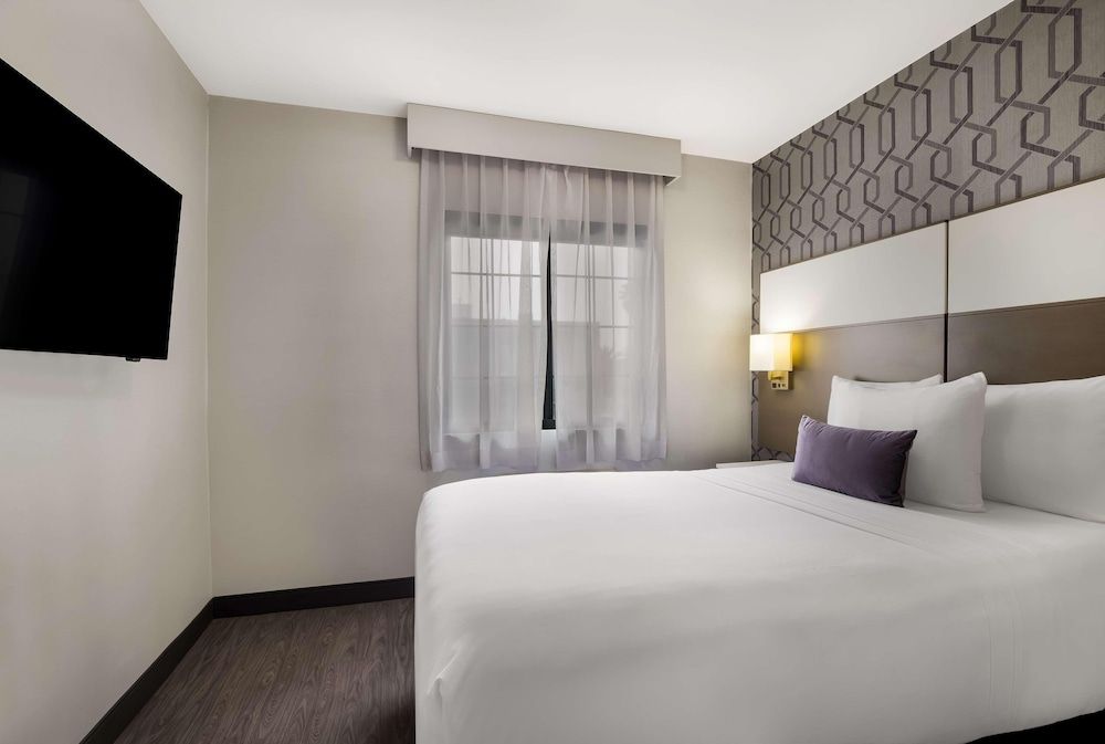 Sunset West Hotel, SureStay Collection By Best Western 1