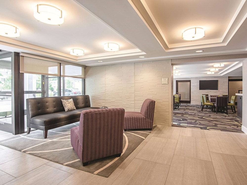 La Quinta Inn & Suites by Wyndham Portland DT Maine Med 2