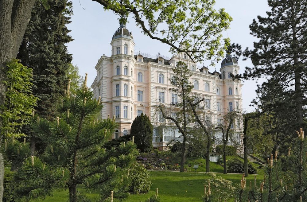 Bristol Palace 1