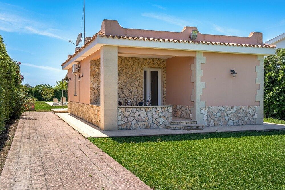 Villa Bouganville by Wonderful Italy 1