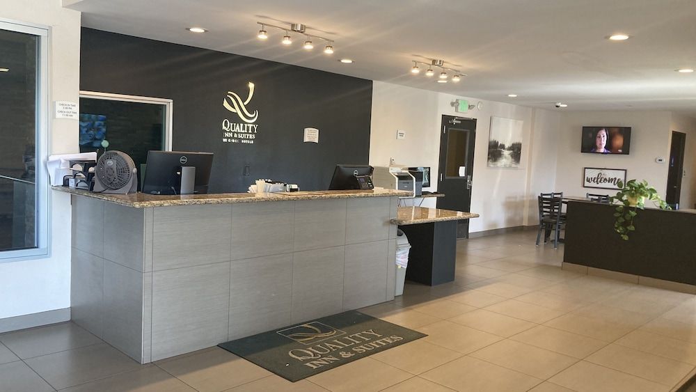 Quality Inn & Suites near Downtown Bakersfield 2
