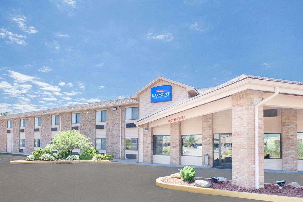 Baymont by Wyndham Port Huron 1