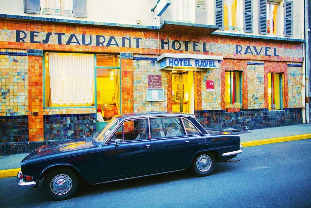 The Old Hotel Ravel Centre 1