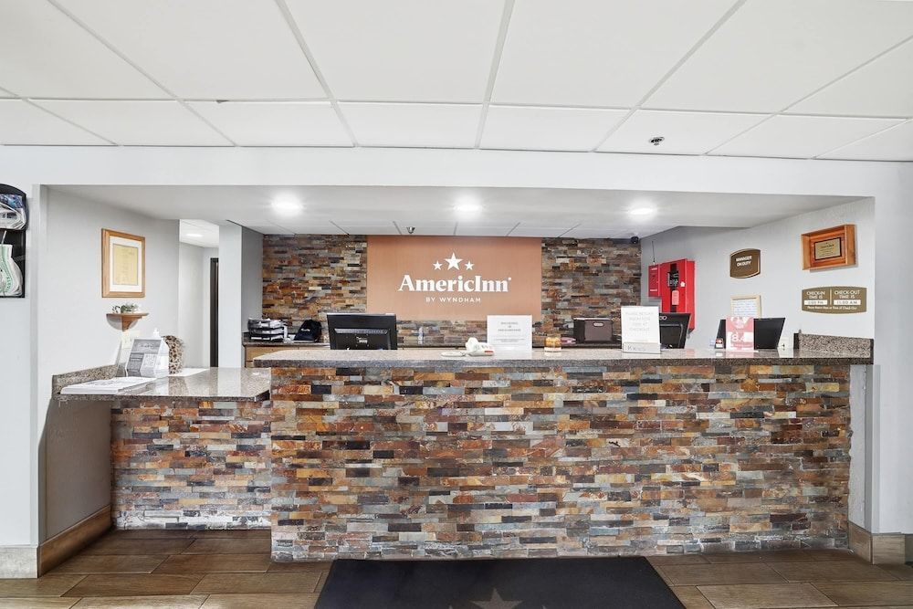 AmericInn by Wyndham White Bear Lake St. Paul 2