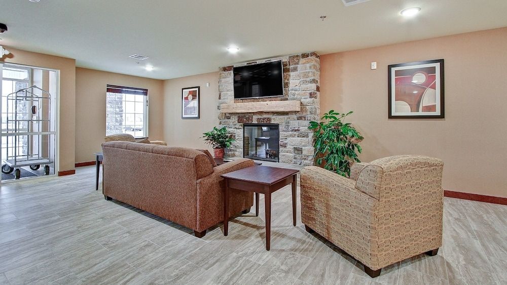 Cobblestone Hotel & Suites Pulaski/Green Bay 2