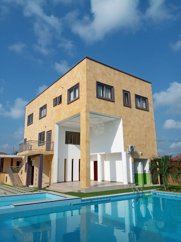 Cocktail and Dreams Hotel 1