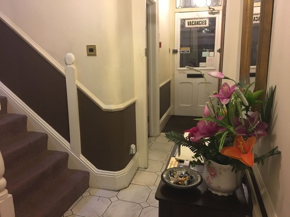 Gillygate Guest House 2