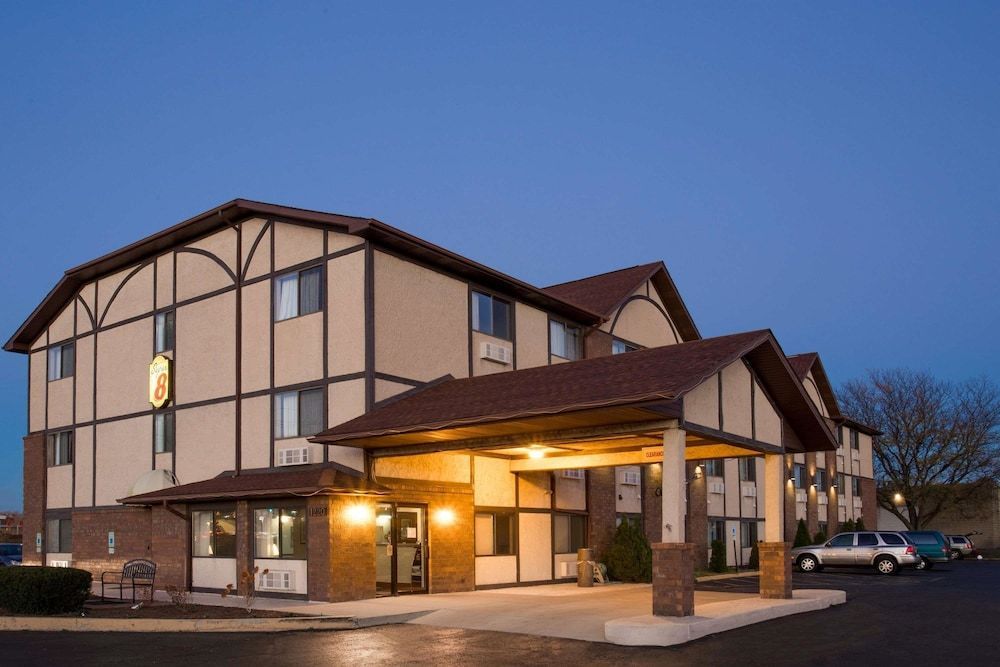 Super 8 by Wyndham Woodstock 1