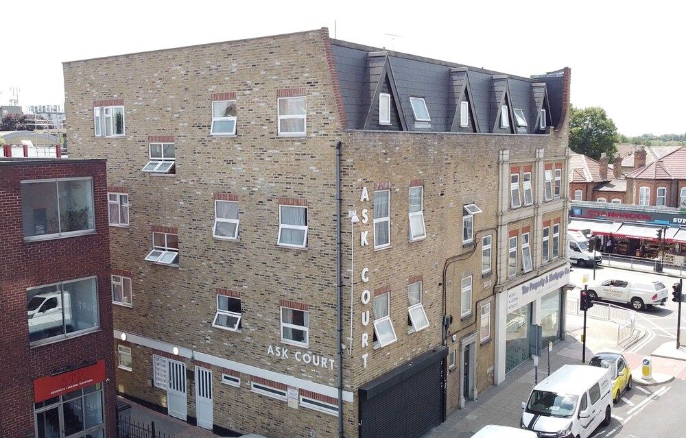 Ilford Central Luxury Apartments 1