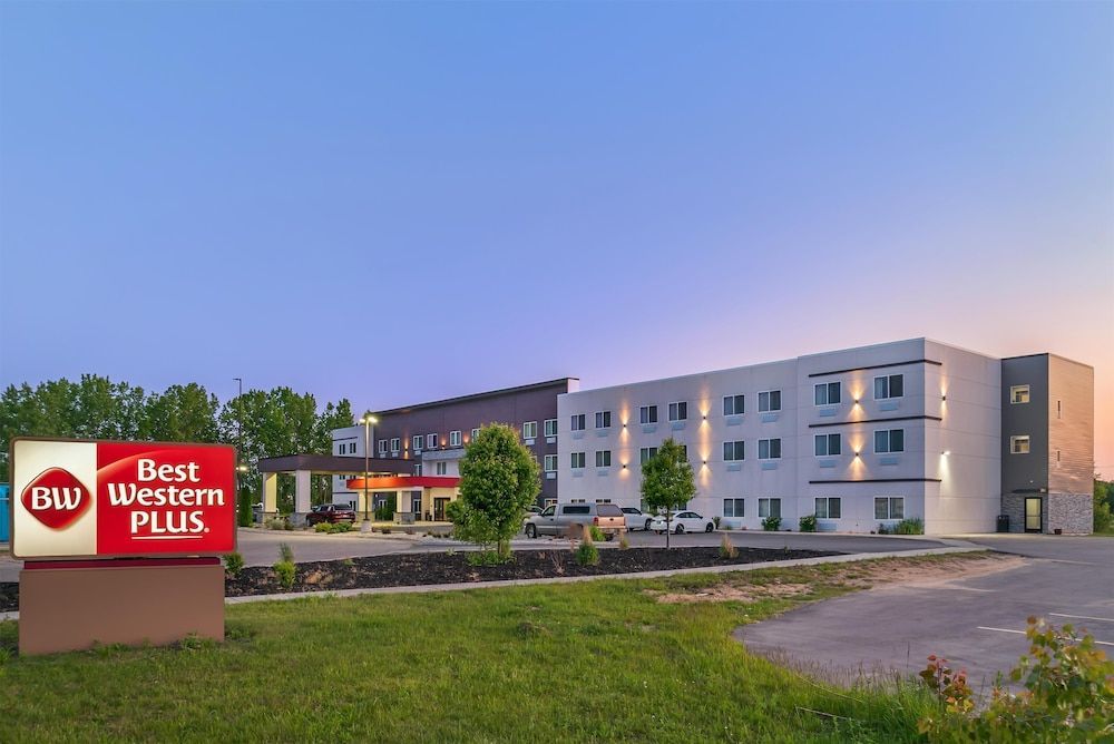 Best Western Plus Wayland Hotel 1