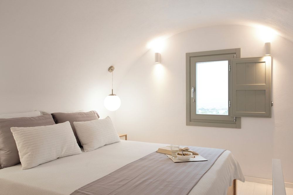 White Orchid Suites 1