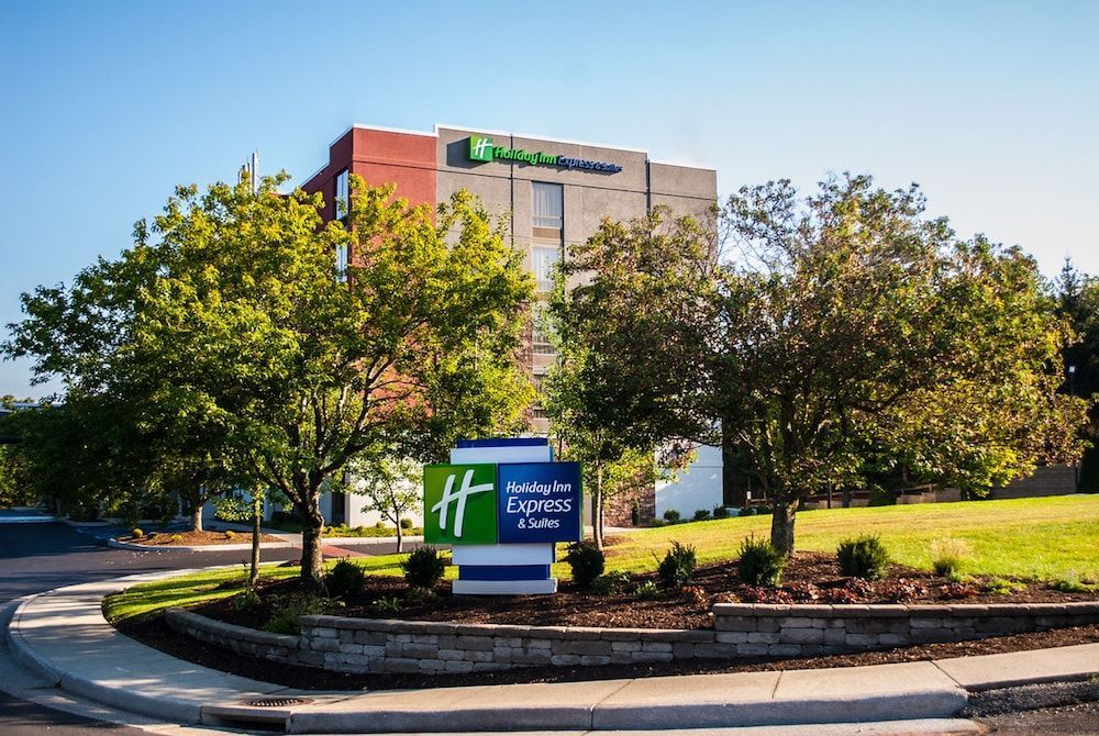 Holiday Inn Express & Suites BLACKSBURG - UNIVERSITY AREA by IHG 1