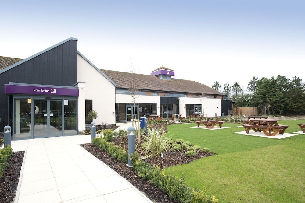 Premier Inn Newbury Town Centre South A339 1