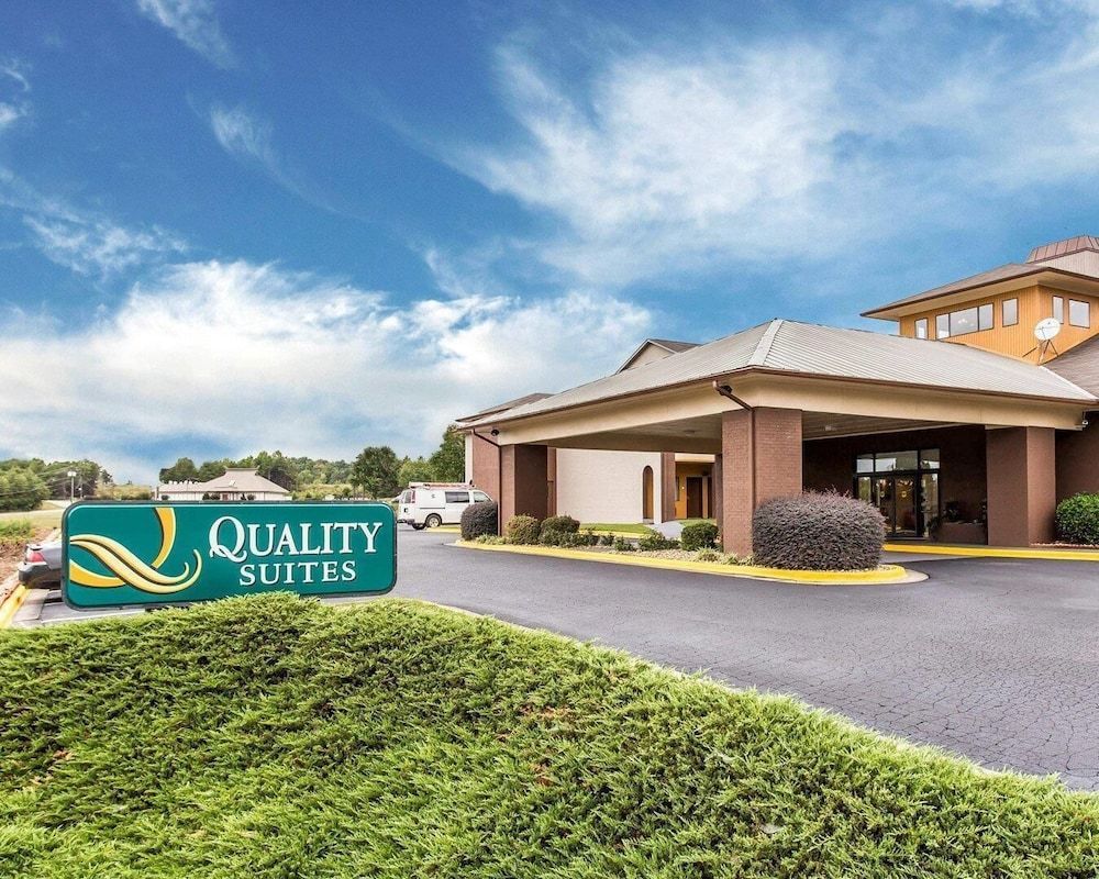 Quality Suites Hickory South 1