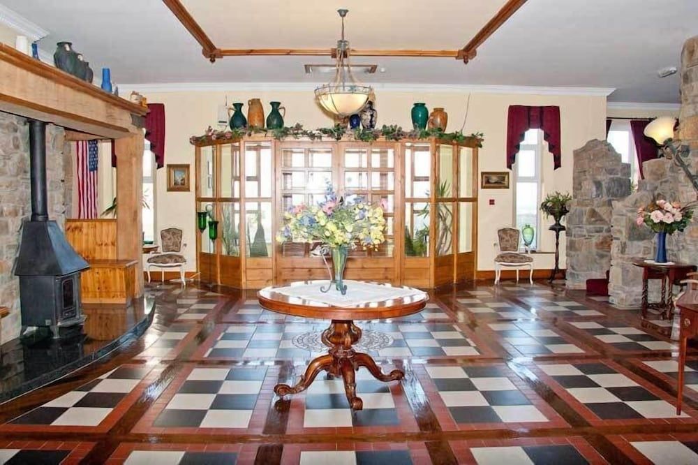 Fitzgeralds Hotel 2