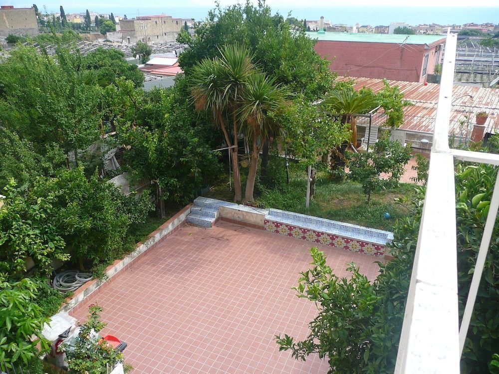 GARDEN HOUSE ERCOLANO 1