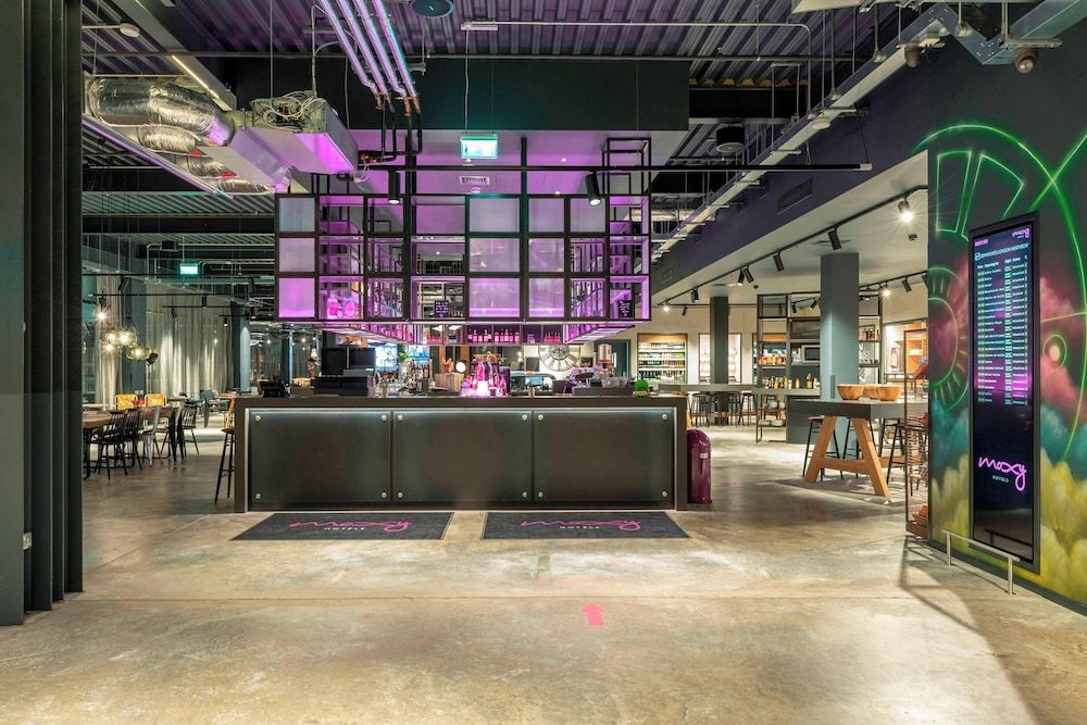 Moxy London Heathrow Airport 2