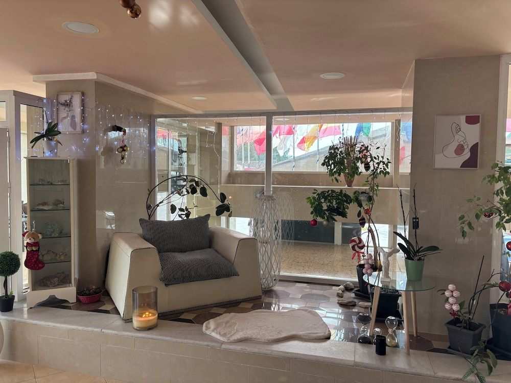 Nikolakakis Rooms Lavrio 2