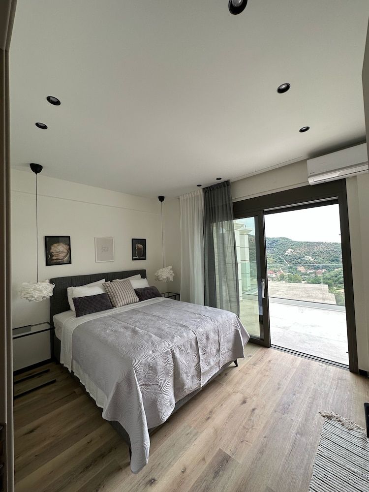 Meliana Homes 2