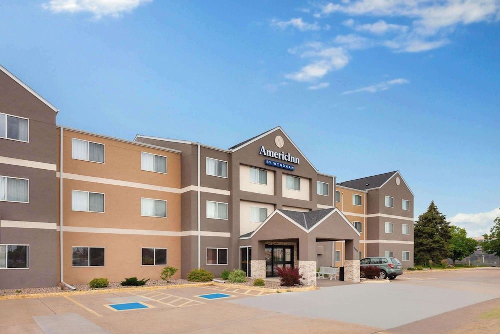 AmericInn by Wyndham Hudson 1