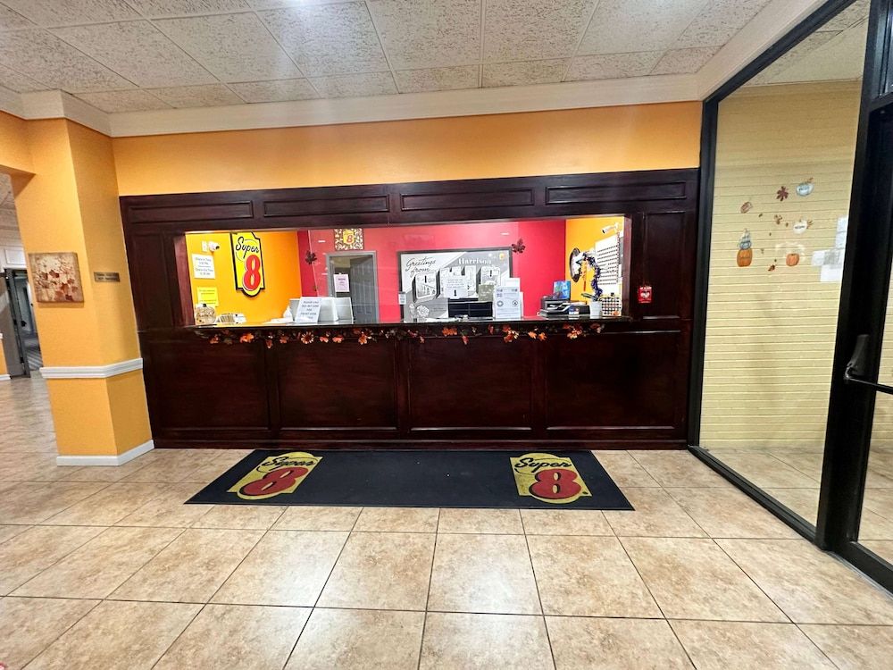 Super 8 by Wyndham Harrison OH 2