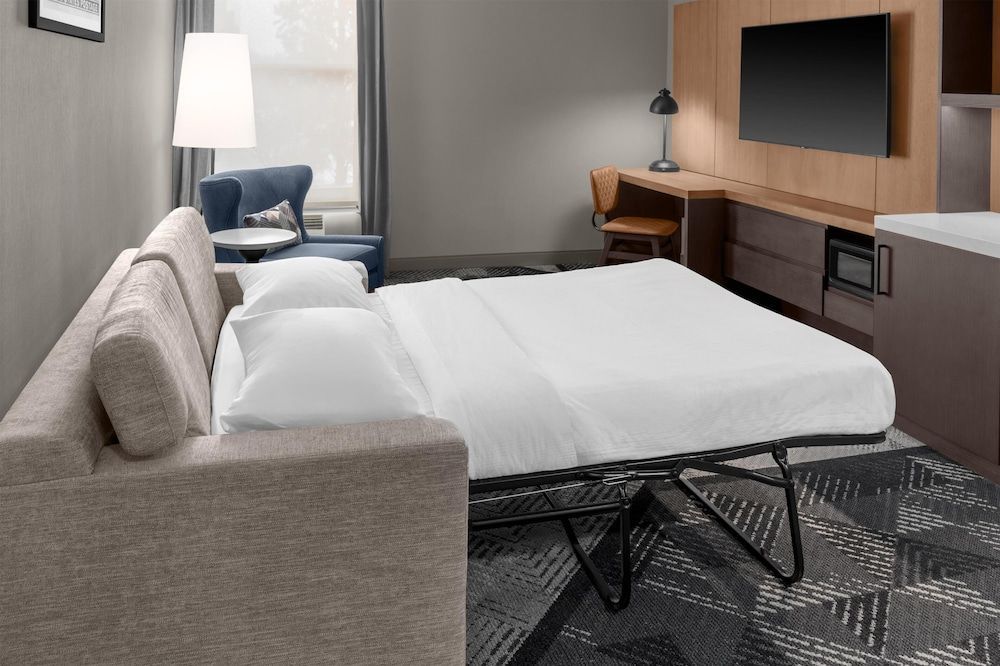 DoubleTree by Hilton Dayton Fairborn 1