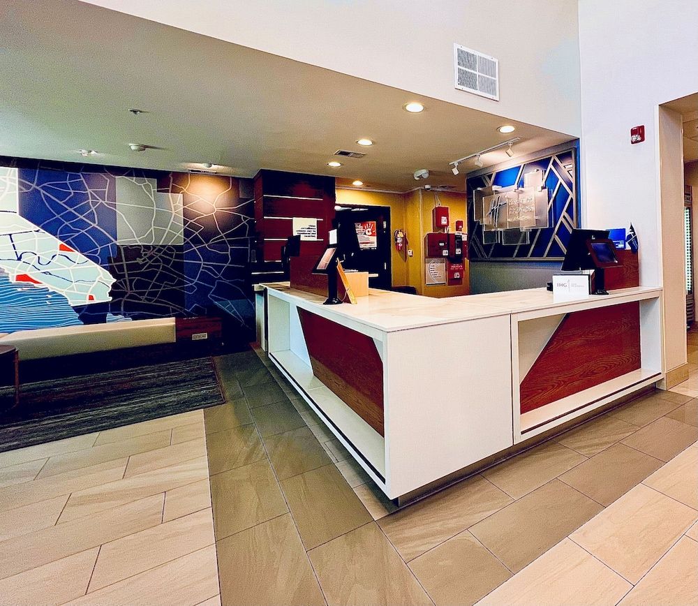 Holiday Inn Express & Suites BERKELEY by IHG 2