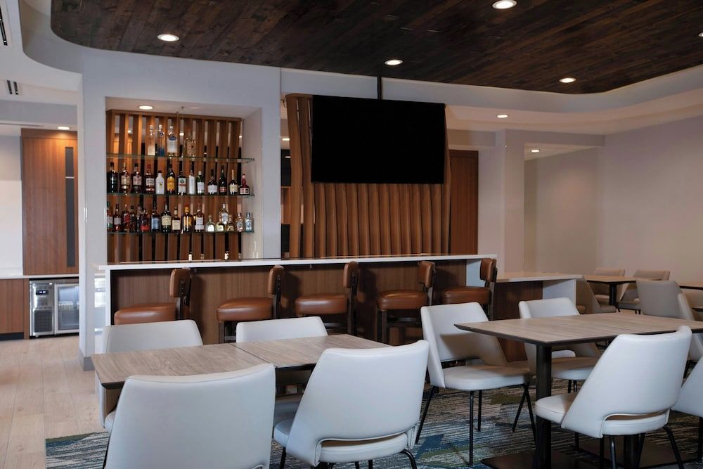 SpringHill Suites by Marriott Richmond Airport 2