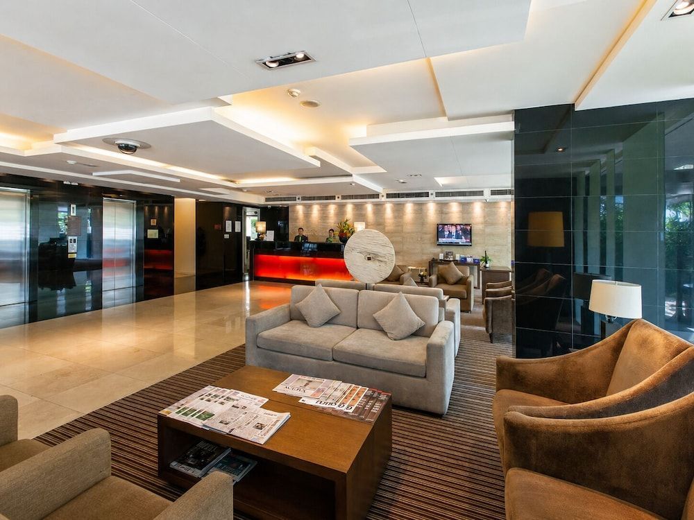 Oakwood Residence Sukhumvit 24 Bangkok 2