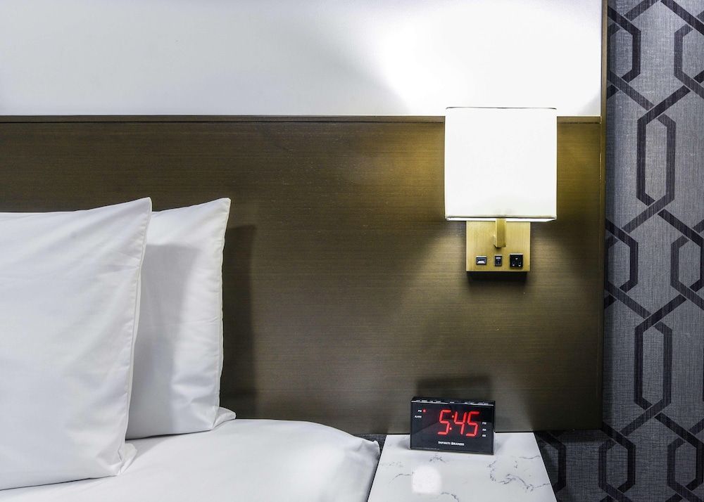 Sunset West Hotel, SureStay Collection By Best Western 2