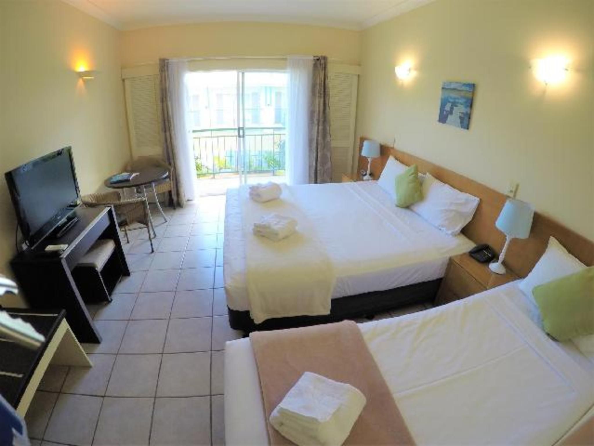 Crystal Garden Resort & Restaurant 2